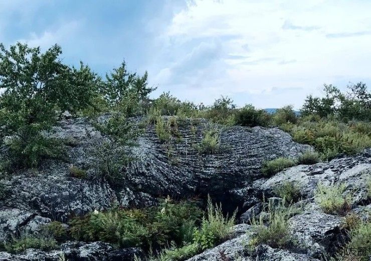 【青山绿水总是情】壮观的火山熔岩地貌令人震撼